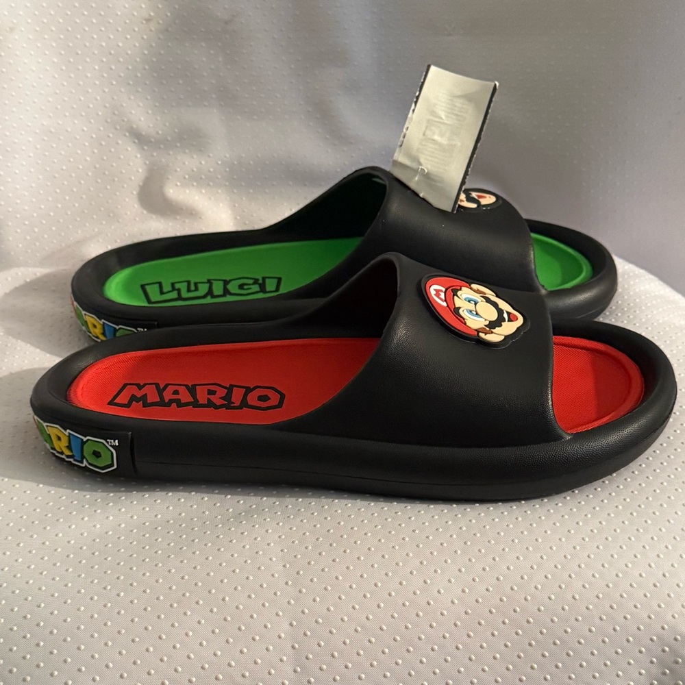 Nintendo Big Kids Slide Sandals - Black with Red and Green Mario‎ Size 5 New